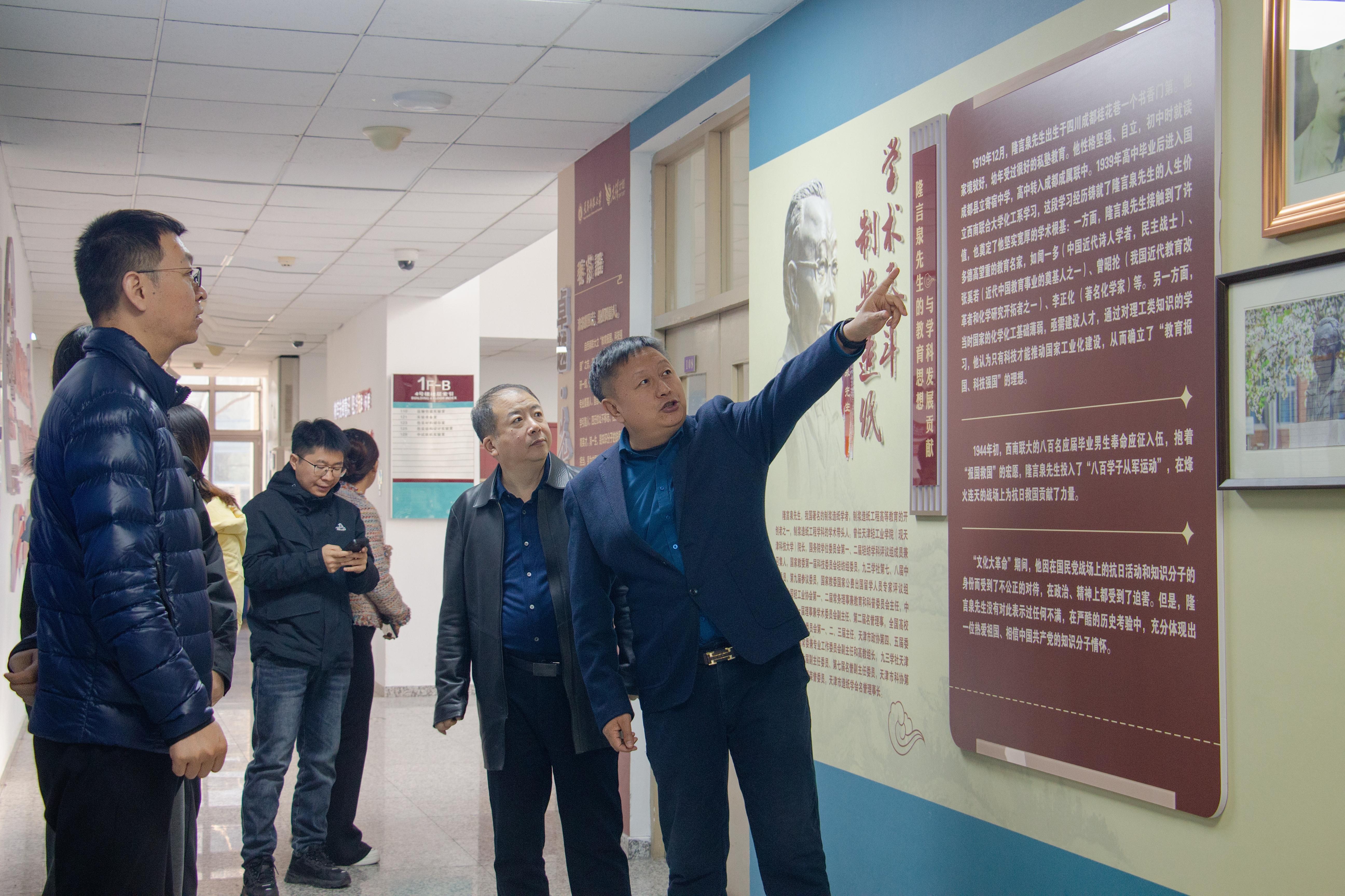 4d791fbdac3649919c9dfa13295d72aa.jpg 4d791fbdac3649919c9dfa13295d72aa.jpg